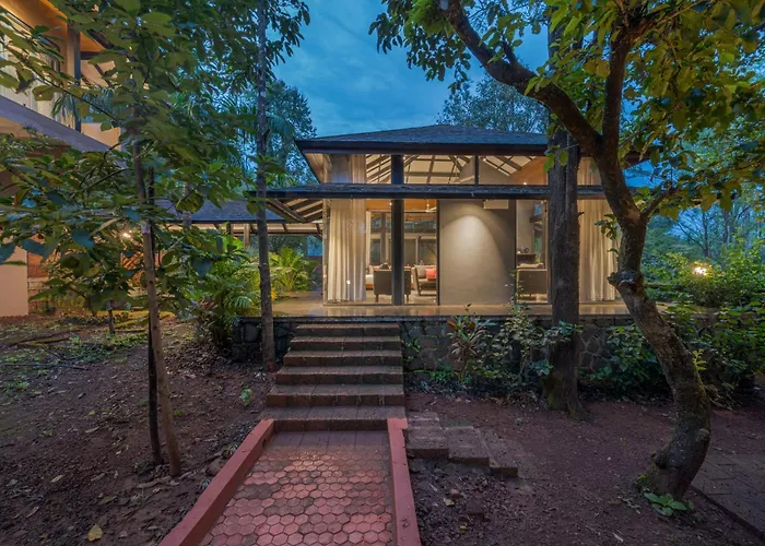 Saffronstays The Glasshouse - Romantic Panchgani Villa With Panoramic Views & Cozy Comfort